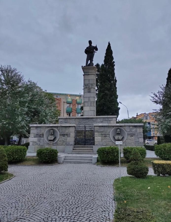 Hotel Kredo Sliven Екстер'єр фото