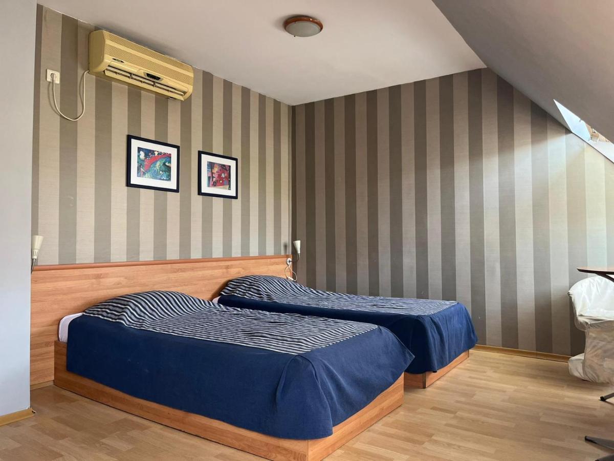 Hotel Kredo Sliven Екстер'єр фото