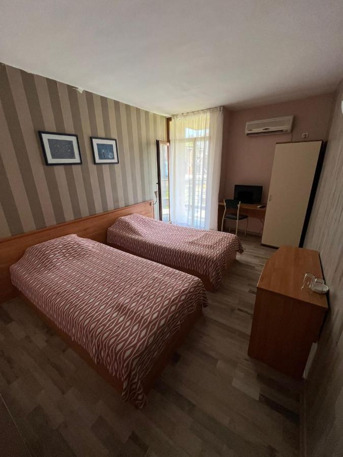 Hotel Kredo Sliven Екстер'єр фото